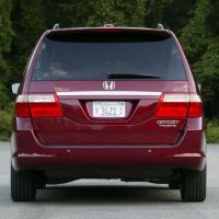 Honda_Odyssey_Minivan_2005